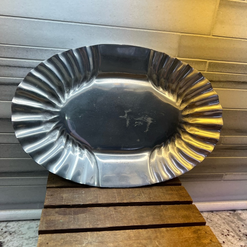 Oval Scalloped Heavy Metal Trinket Tray
